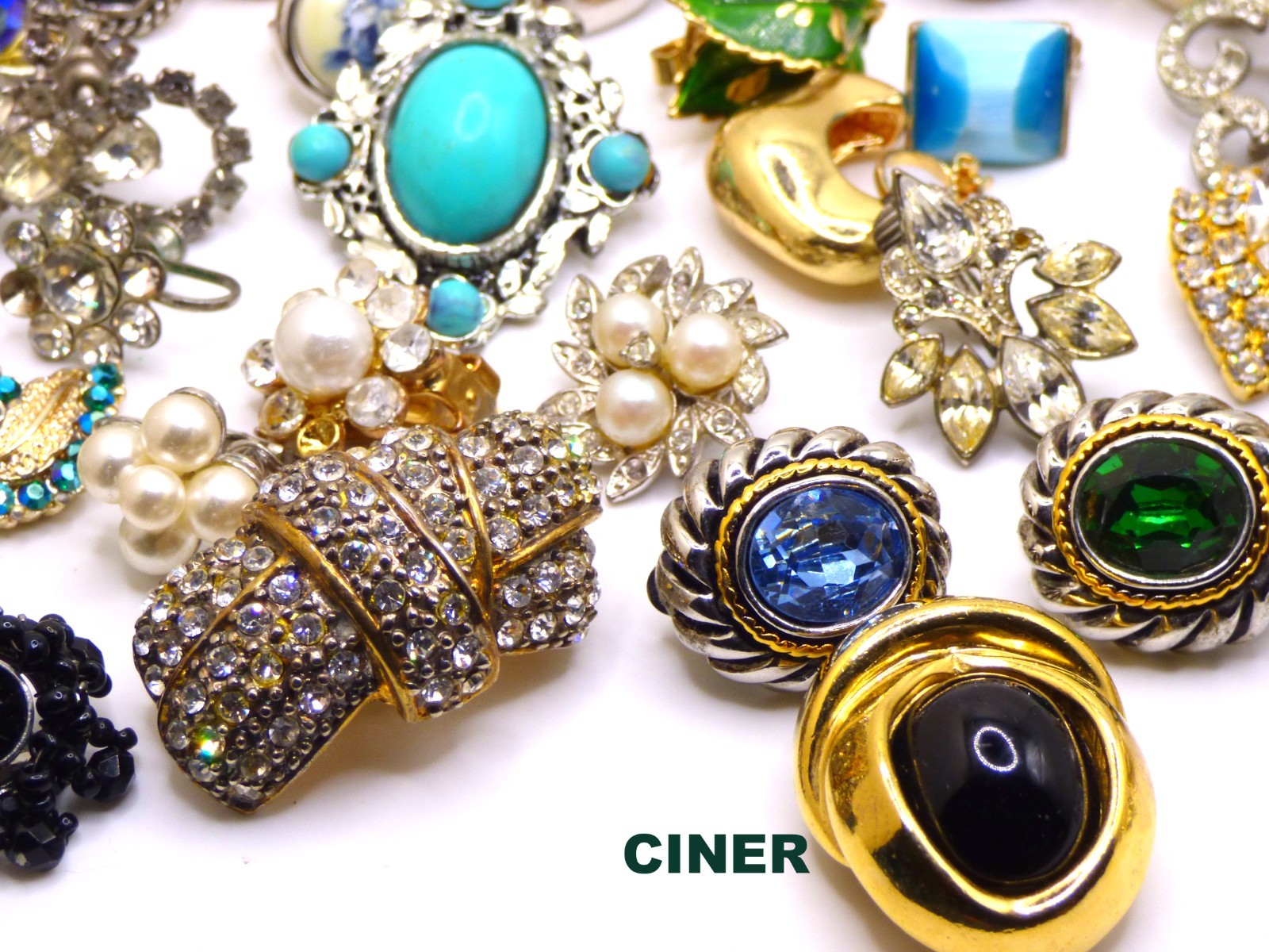🌷 Vintage Lot of Over 85 Single 1.7 lb Lots of Signed~CINER + Clip On Earrings