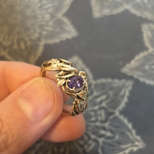 Vintage 14k Gold Size 7 Amethyst Leaf Ring