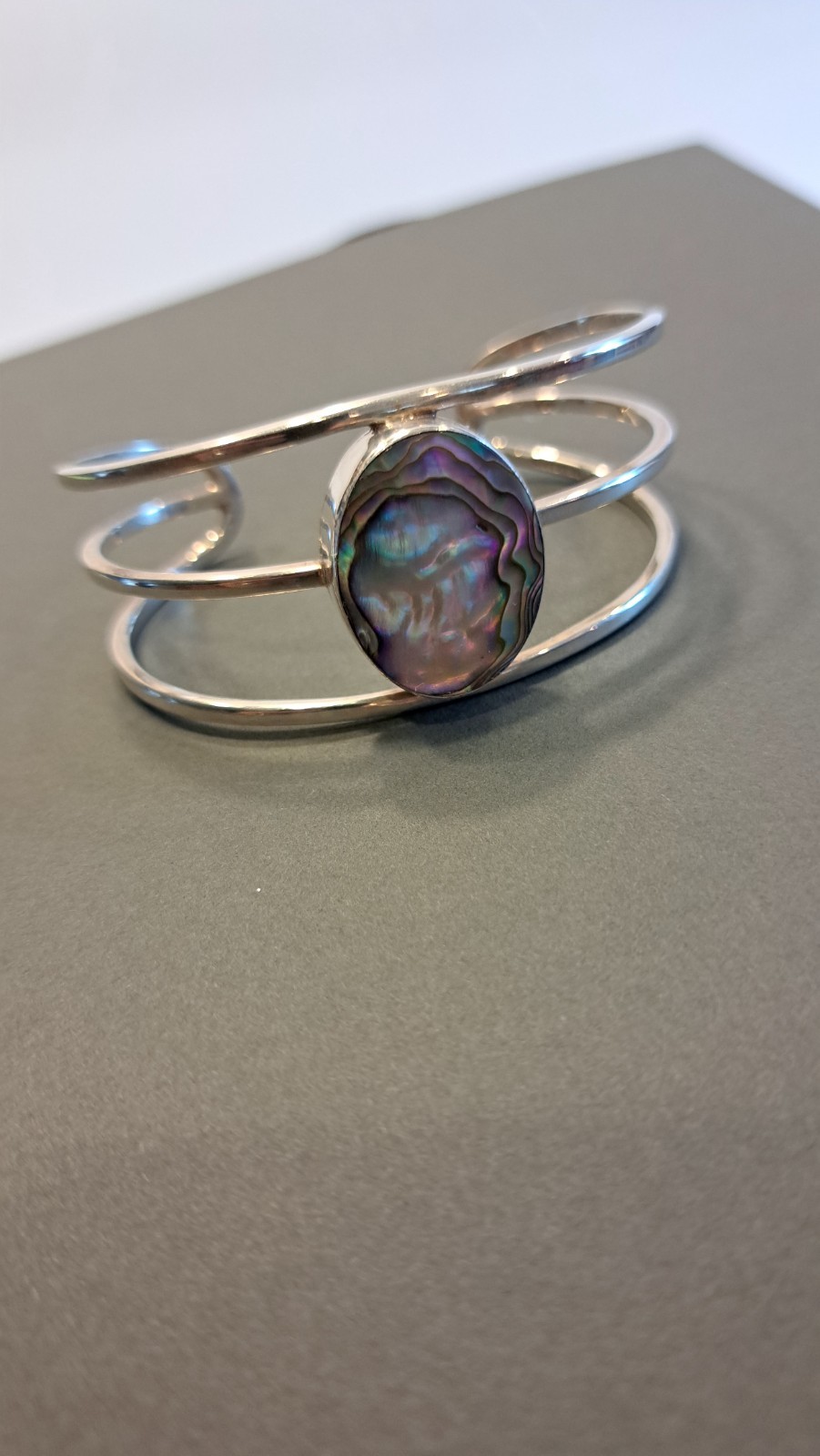 Stunning signed Sterling Silver & Abalone Cuff Bracelet “Mexico .925 ATI,” 30g