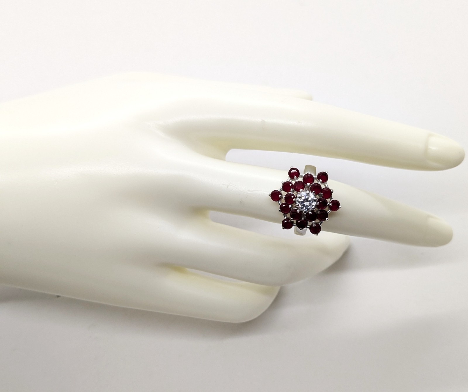 Vintage Luxury RING Sterling Silver 925 with Bright Stones -size: 7.5 (18mm) #68