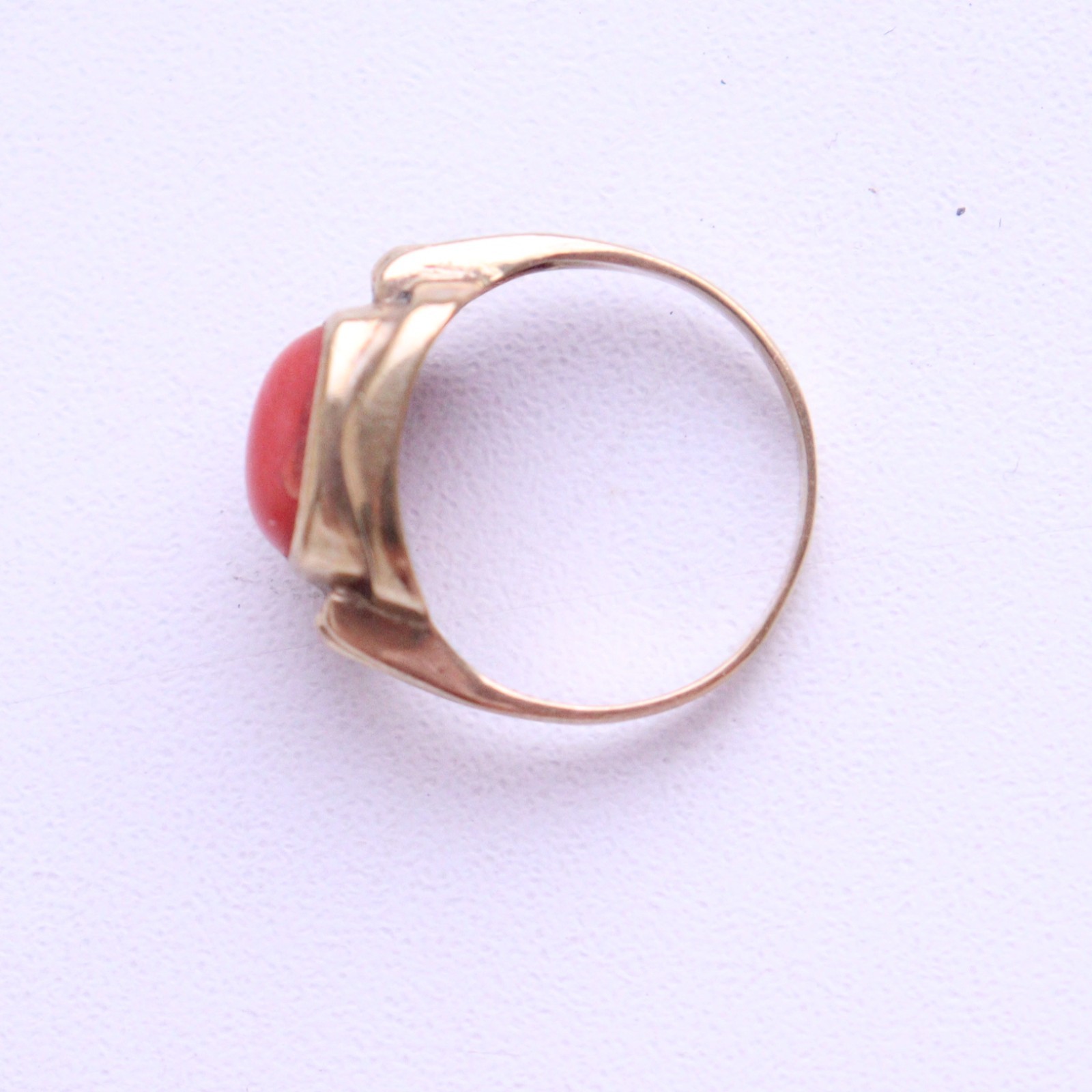 Vintage Coral Ring Natural Undyed Coral Yellow Gold 333 – NO TARIFF