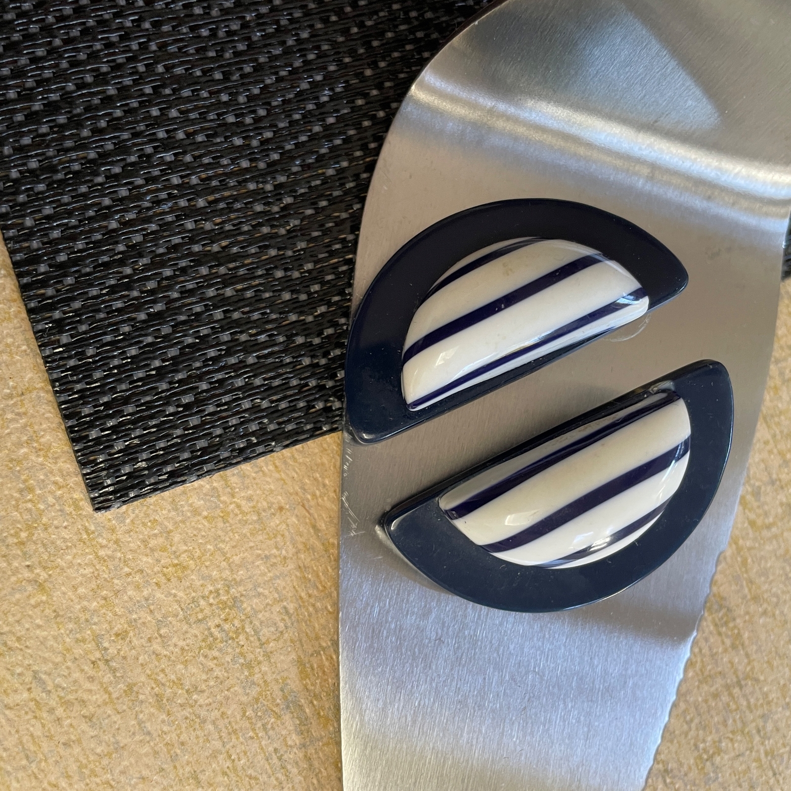 2″ Black White Acrylic Lucite Half Circle Vintage Pierced Post Earrings