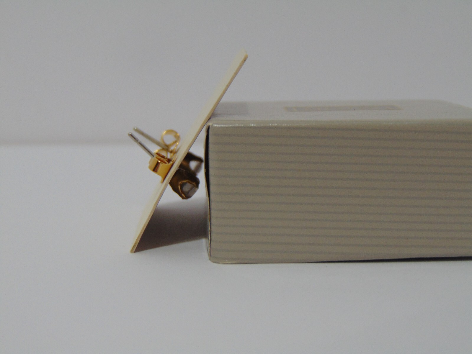 Avon Simulated Diamond Stud Earrings NOS 1984