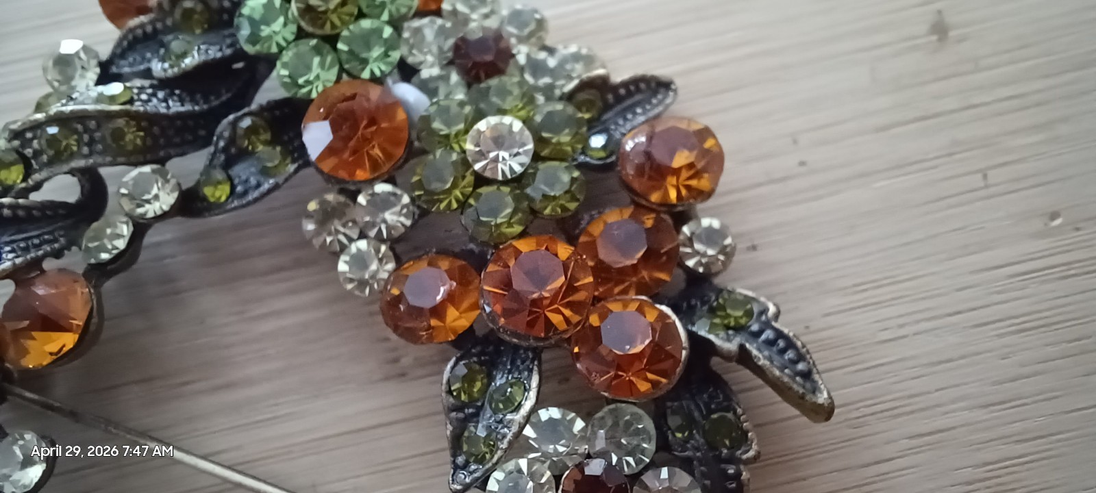 Vintage 4 Brooches Beautiful MultiColor Rhinestone Mark & Unmark See The Pics