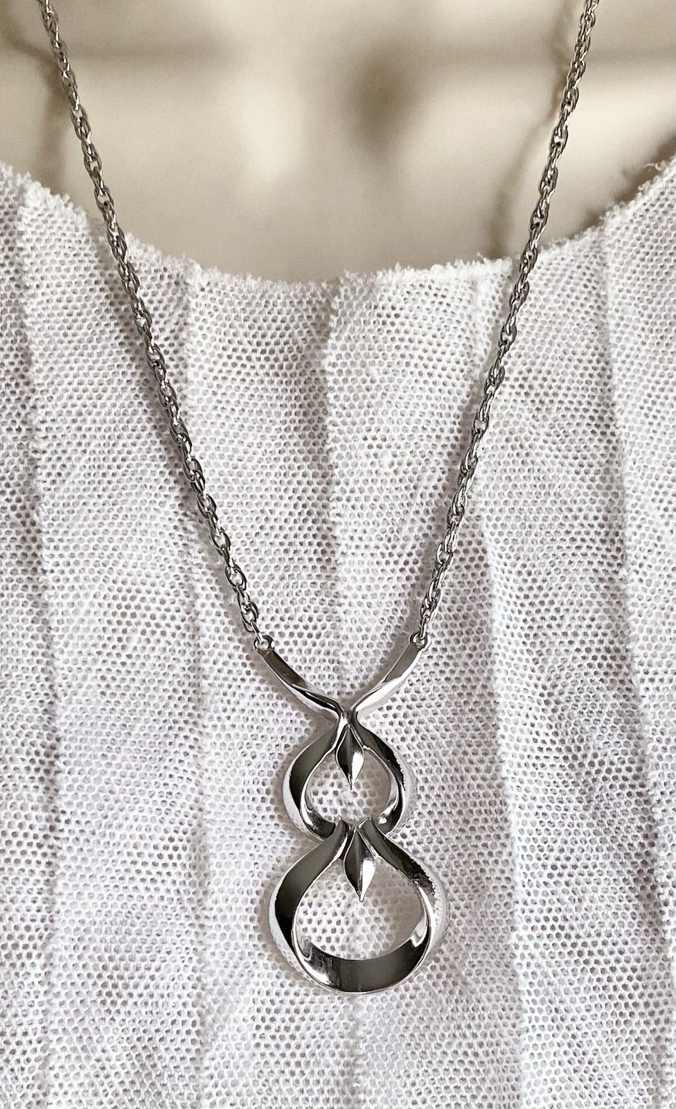 Vintage Crown Trifari Modernist Pendant Necklace Signed Silver Tone Abstract 20”