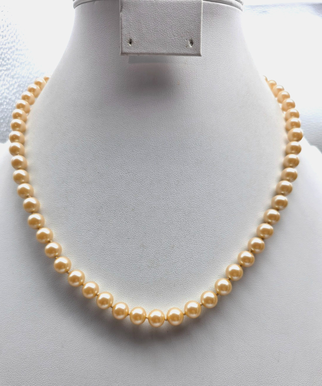 Off White Hand Knotted Glass Faux Pearl Beaded 21 inches Necklace Vintage