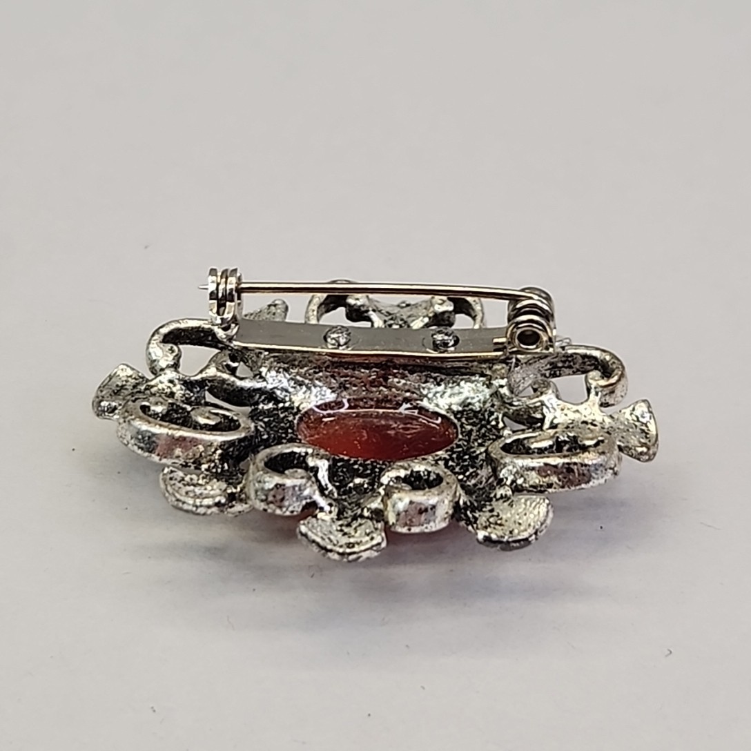Vintage Carnelian Brooch Orange Stone Silver Tone Scrollwork Oval 1 5/8″