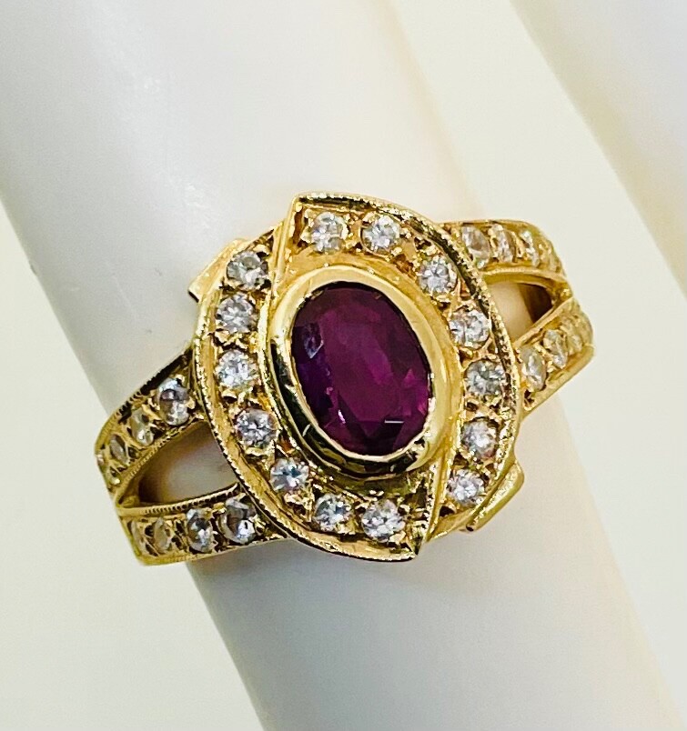Vintage 1980’s 14k Yellow Gold Genuine Ruby & Diamond Ring