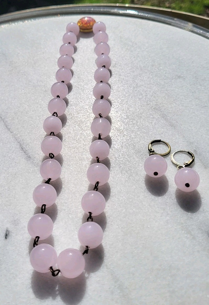 SALE! VINTAGE PINK OPALINE GLASS BEAD NECKLACE SET OPAL FOIL GLASS CAB CLASP