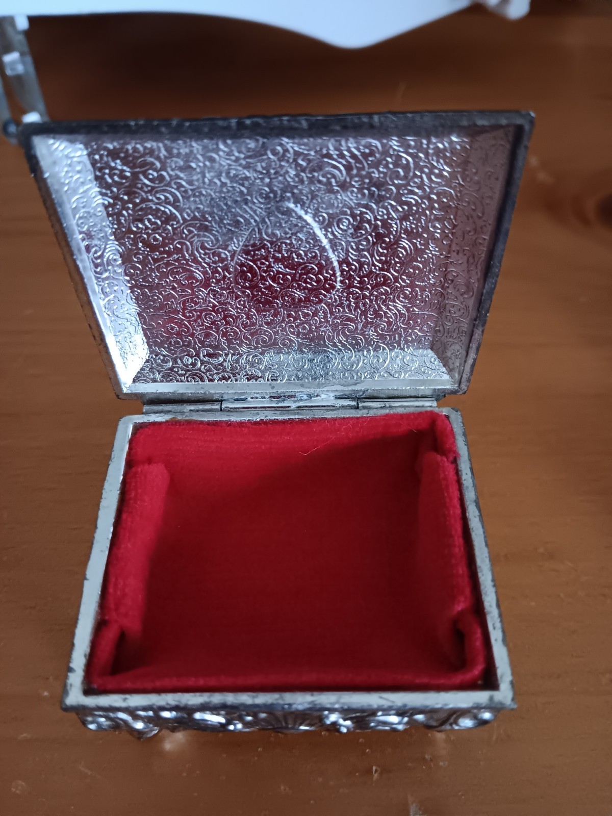 Vintage trinket box Ornate metalwork such as zinc alloy with an antique finish