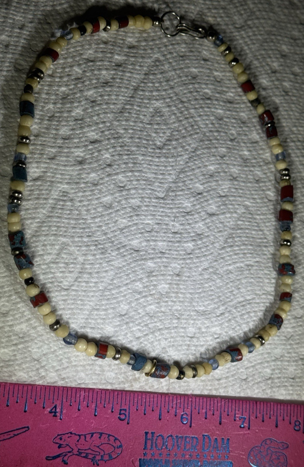 COLORFUL MIXED MATERIALS BEADED NECKLACE 16″ LONG TURQUOISE? PLASTIC METAL GLASS