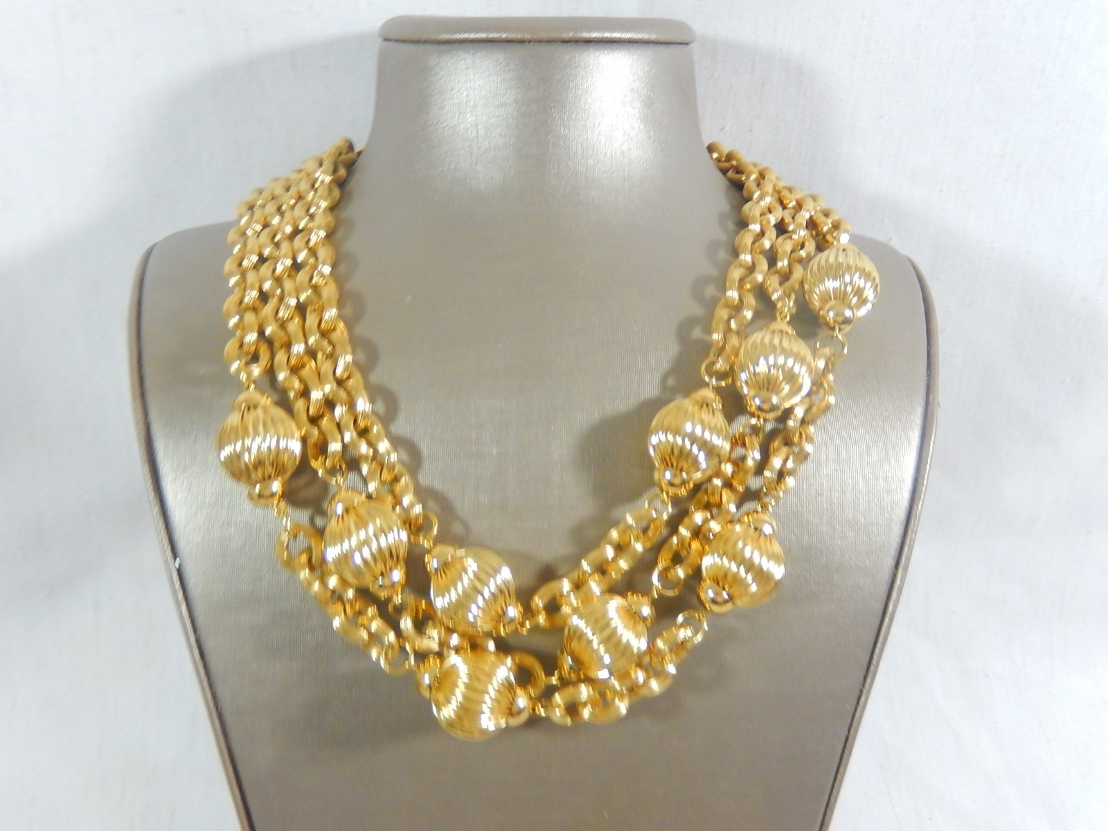 VTG SIGNED GIVENCHY HAUTE COUTURE BOLD GOLD TONE 18″- 22″ STATEMENT BIB NECKLACE