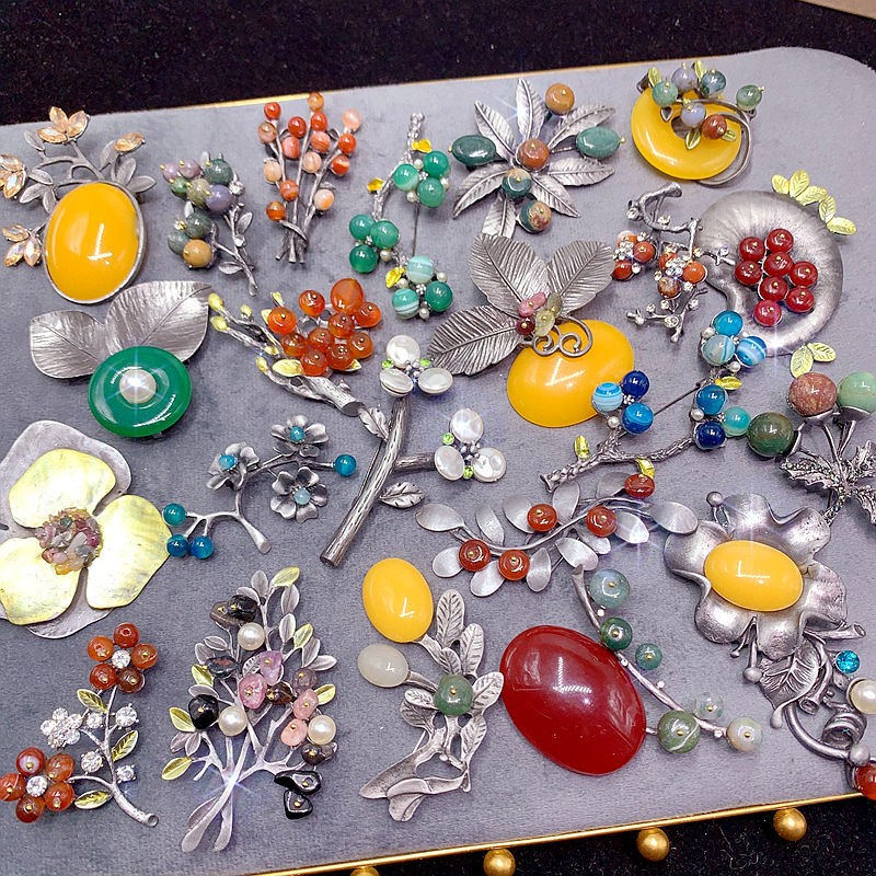 20PCS Elegant Aesthetic Mystic Brooch Random Mixed Natural Stone Jewelry Lot