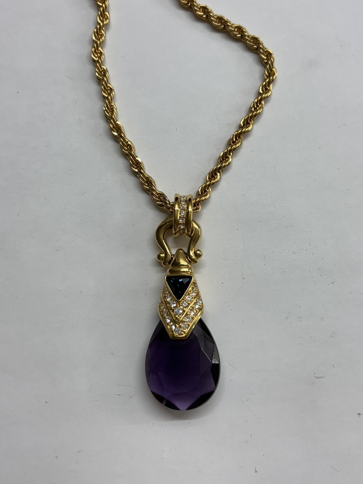 Nolan Miller Glamour Collection Gold Tone purple lucite Pendant Necklace