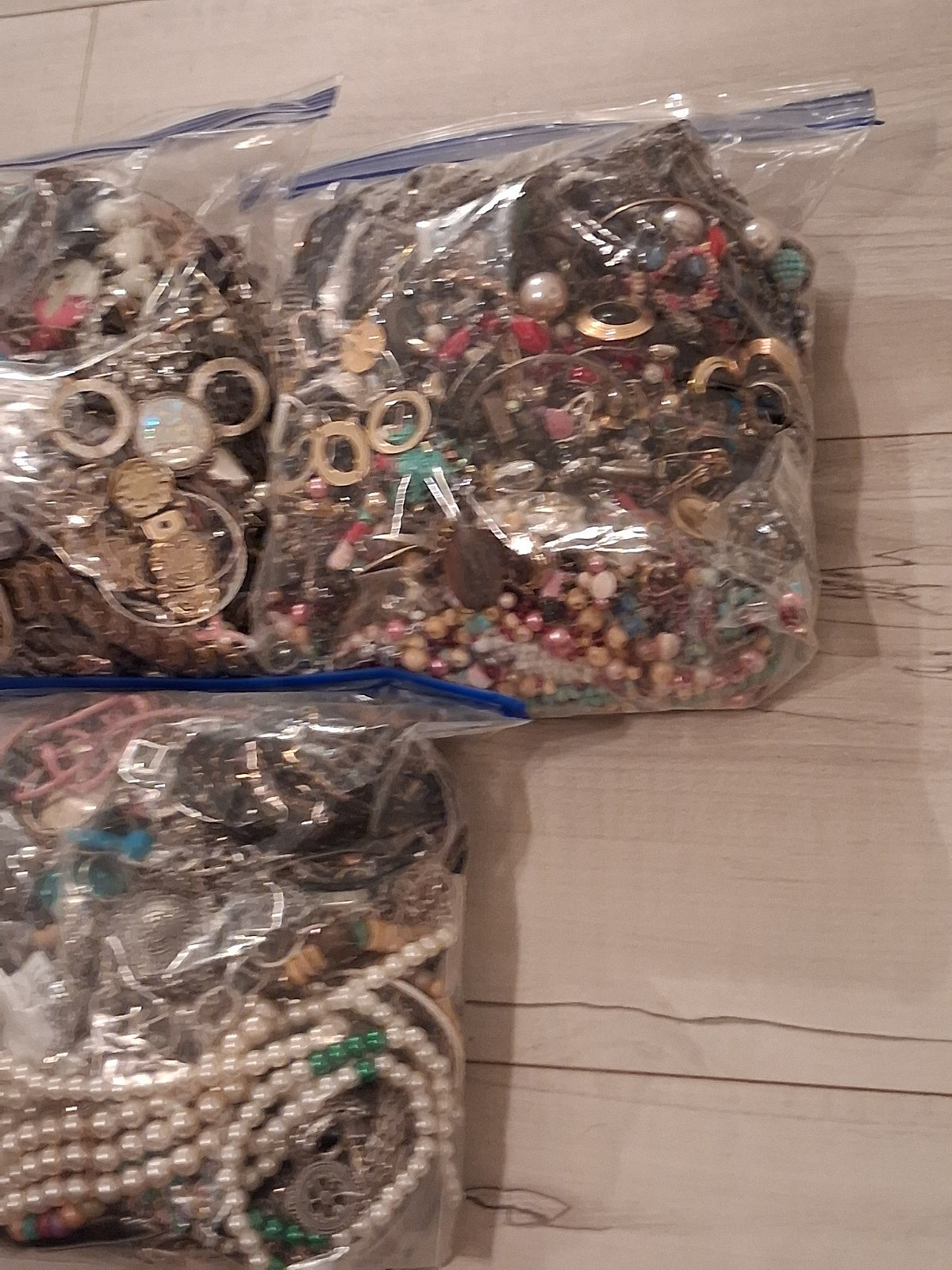 20 lbs -5 oz Vintage To Now CRAFT, REPAIR ,TANGLED Junk Jewelry Lot (JK005)