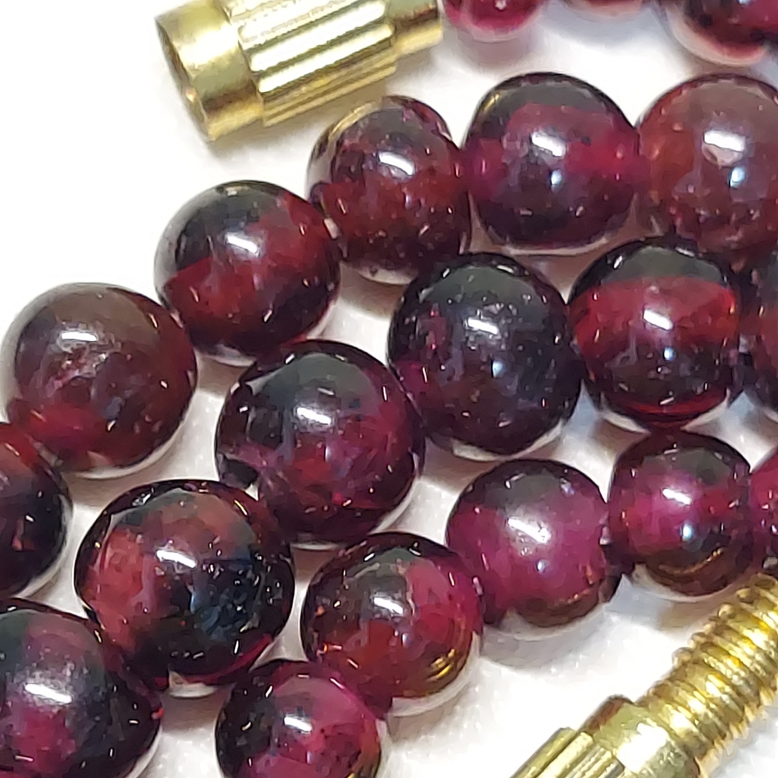 VTG Natural Garnet Graduated Hand Cut Bead Necklace 18.1″ Gold Tone Clasp 25.15g