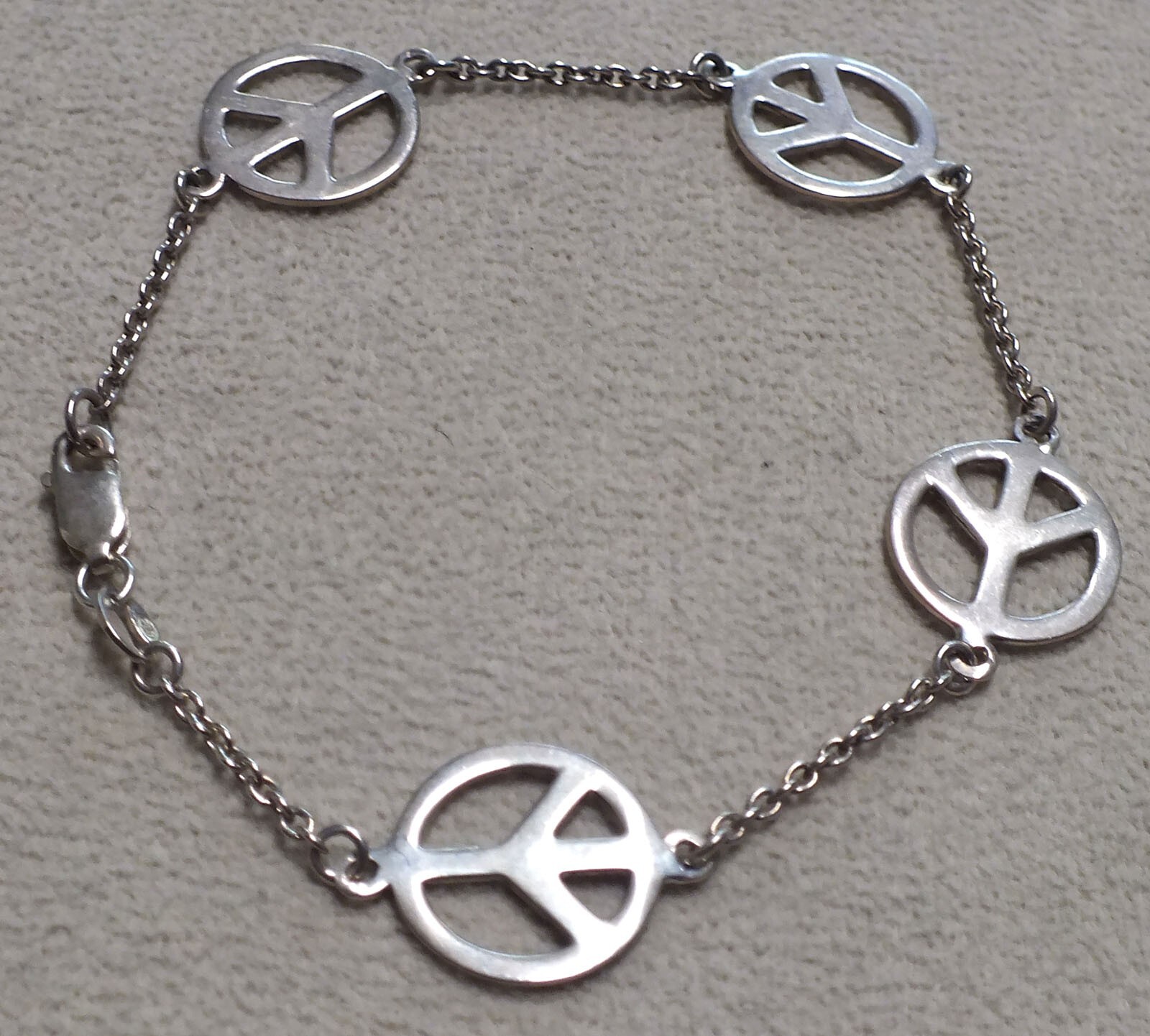 Beautiful Vintage Sterling Silver Peace Signs 925 TH 7″ Bracelet