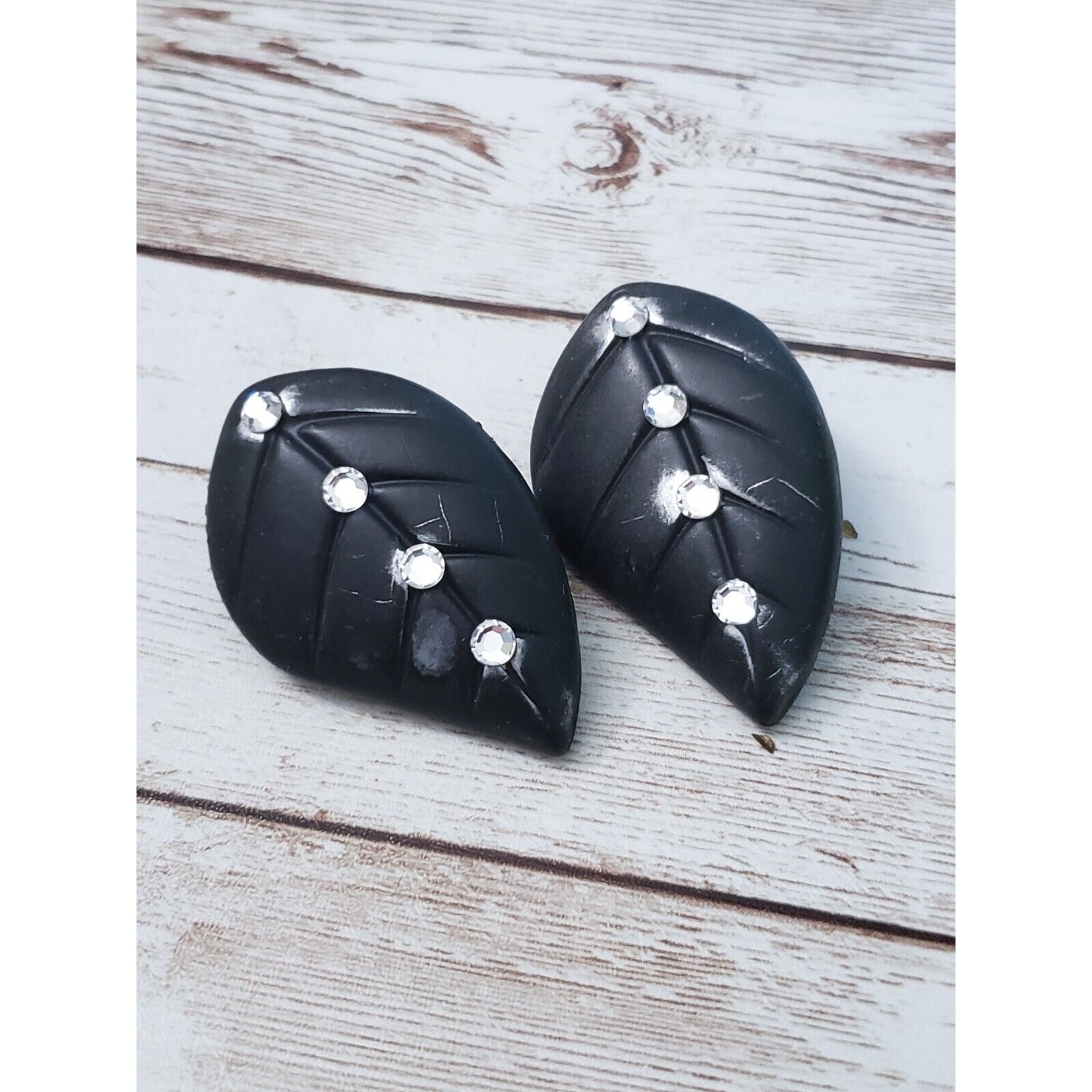 Vintage Jeff Lieb Clip On Earrings – Black – Paint Damage
