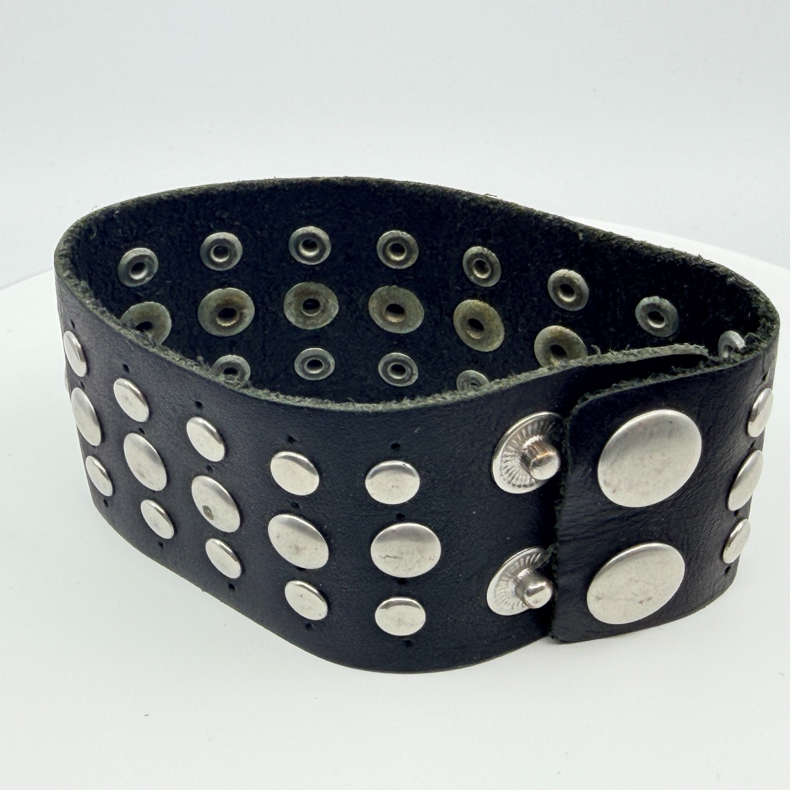 Bracelet Hard Rock Cafe Iron Cross Leather Cuff Black Silver Tone Biker Retro
