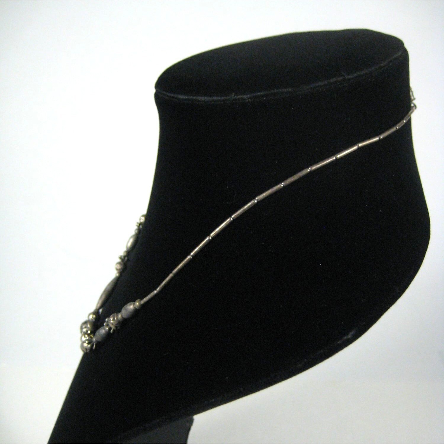 Beaded Floral Rose Necklace 20 In Vintage 1970 1980 Silvertone Strand Jewelry