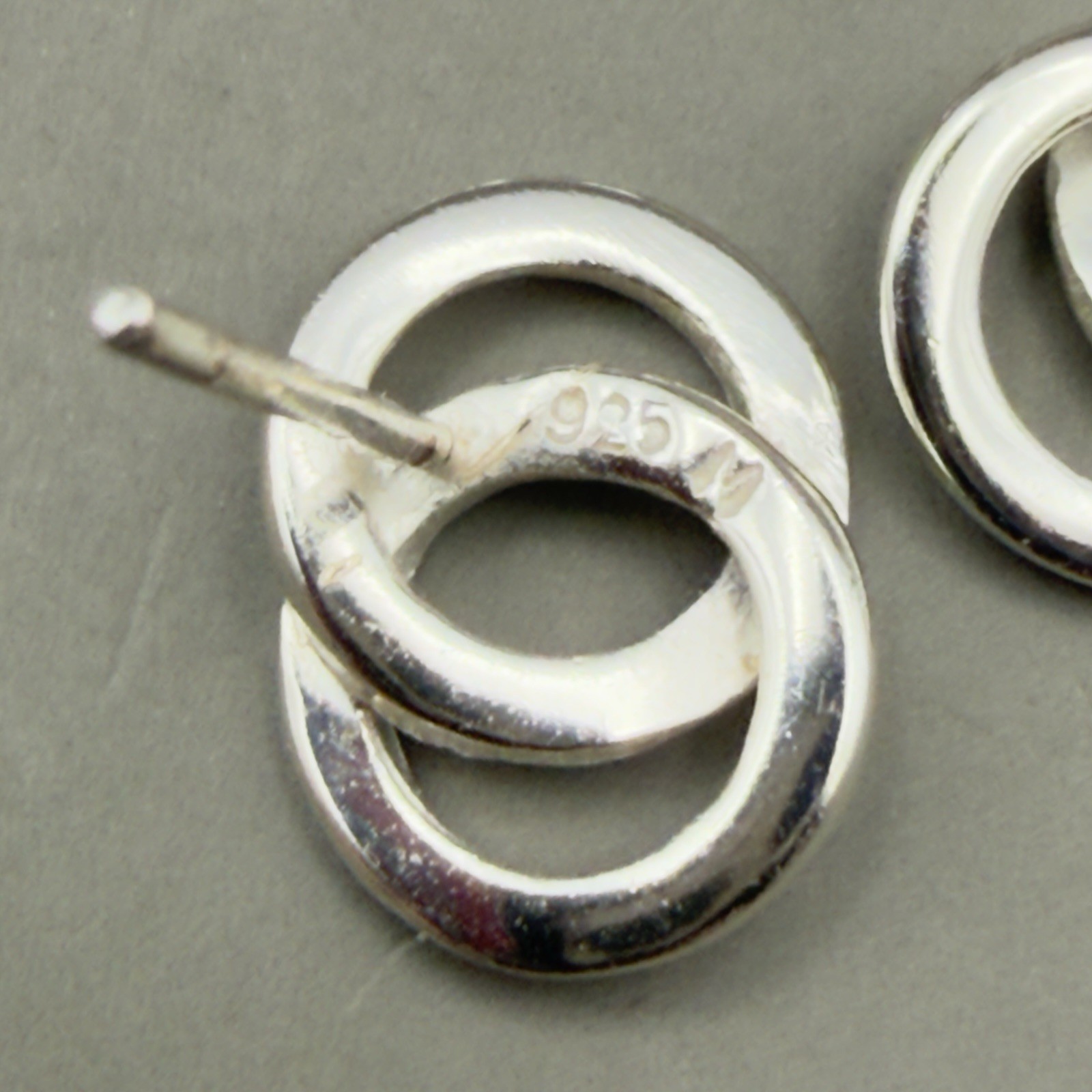 925 Sterling Silver Interlocking Circle Stud Earrings Dainty Modern Minimalist