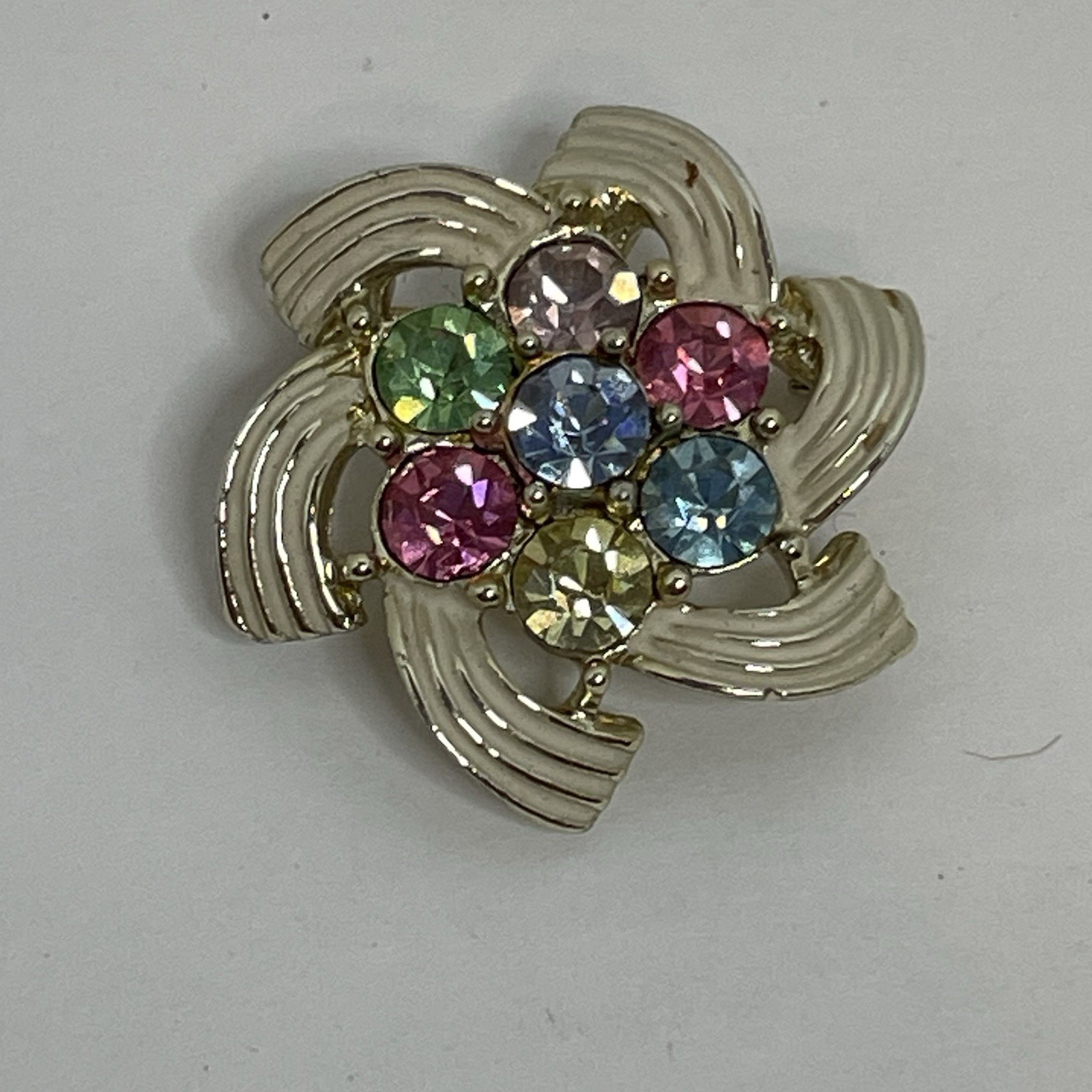 Sarah Coventry Silver Tone Multicolored Rhinestone Pin Brooch Or Pendant Vintage