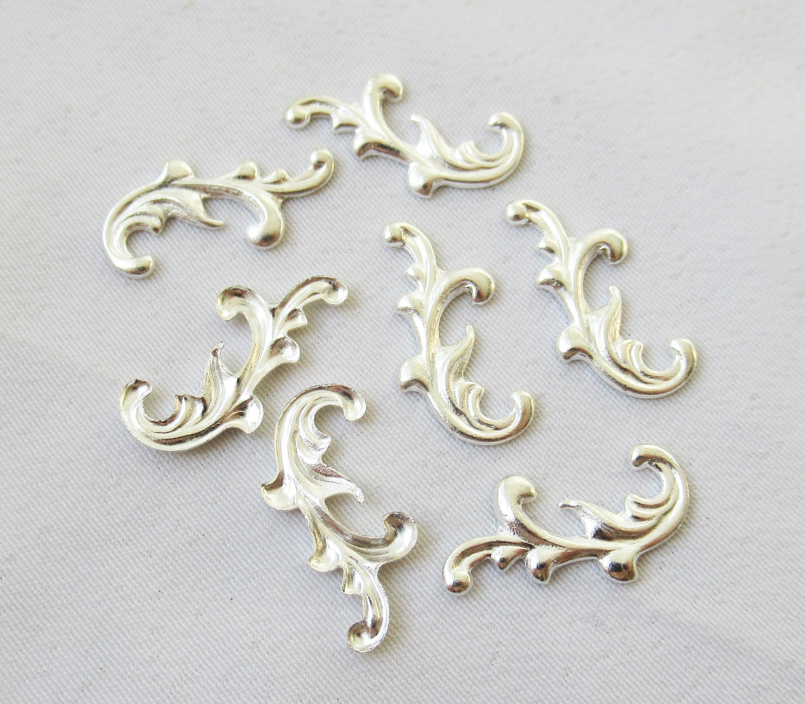 300pcs Branch Brass Filigree Stamping 17x8mm DIY Jewelry Accessory Supplies