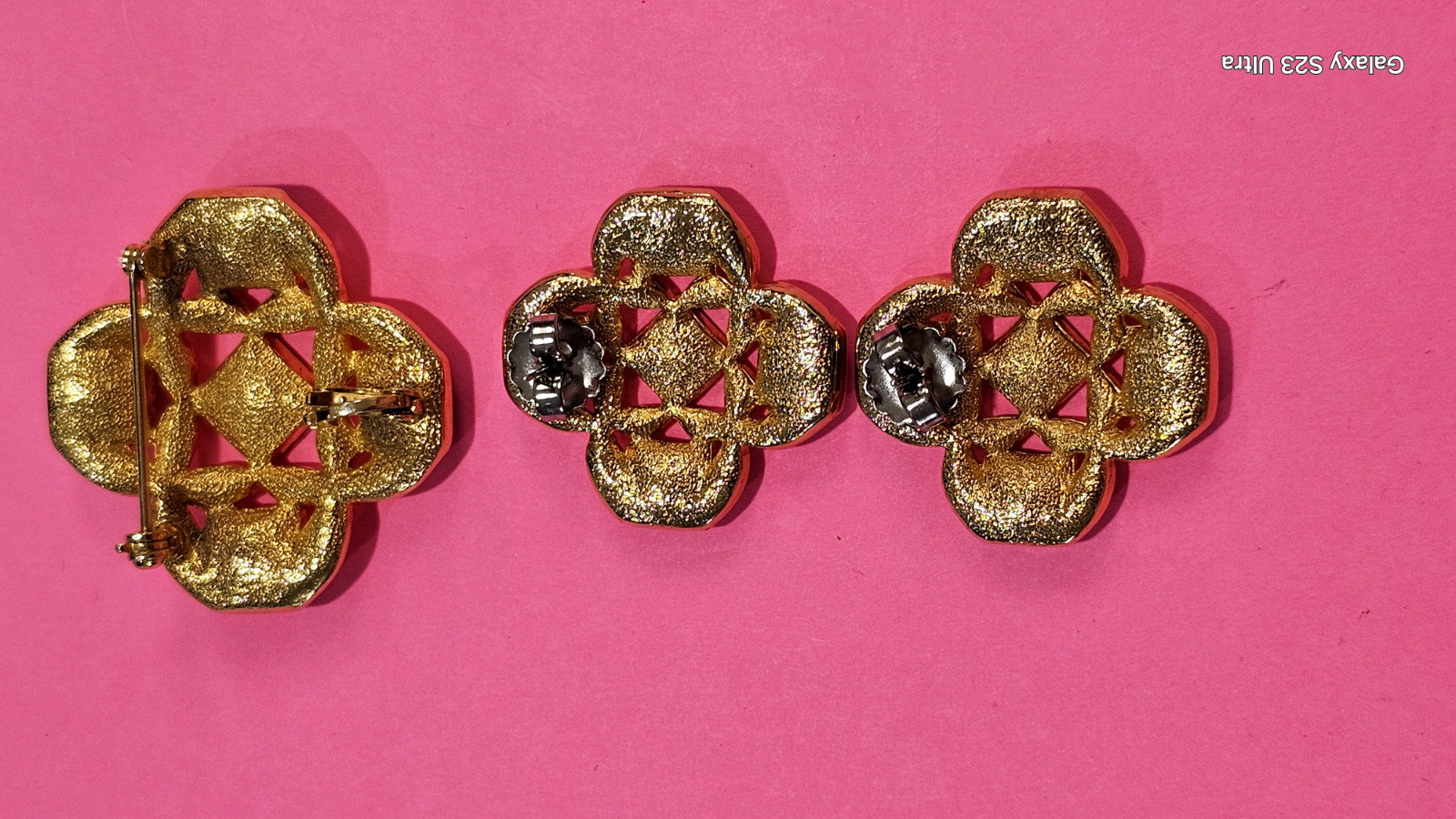 VINTAGE LADY REMINGTON earing pendent & pin set gold tone, colored square stones