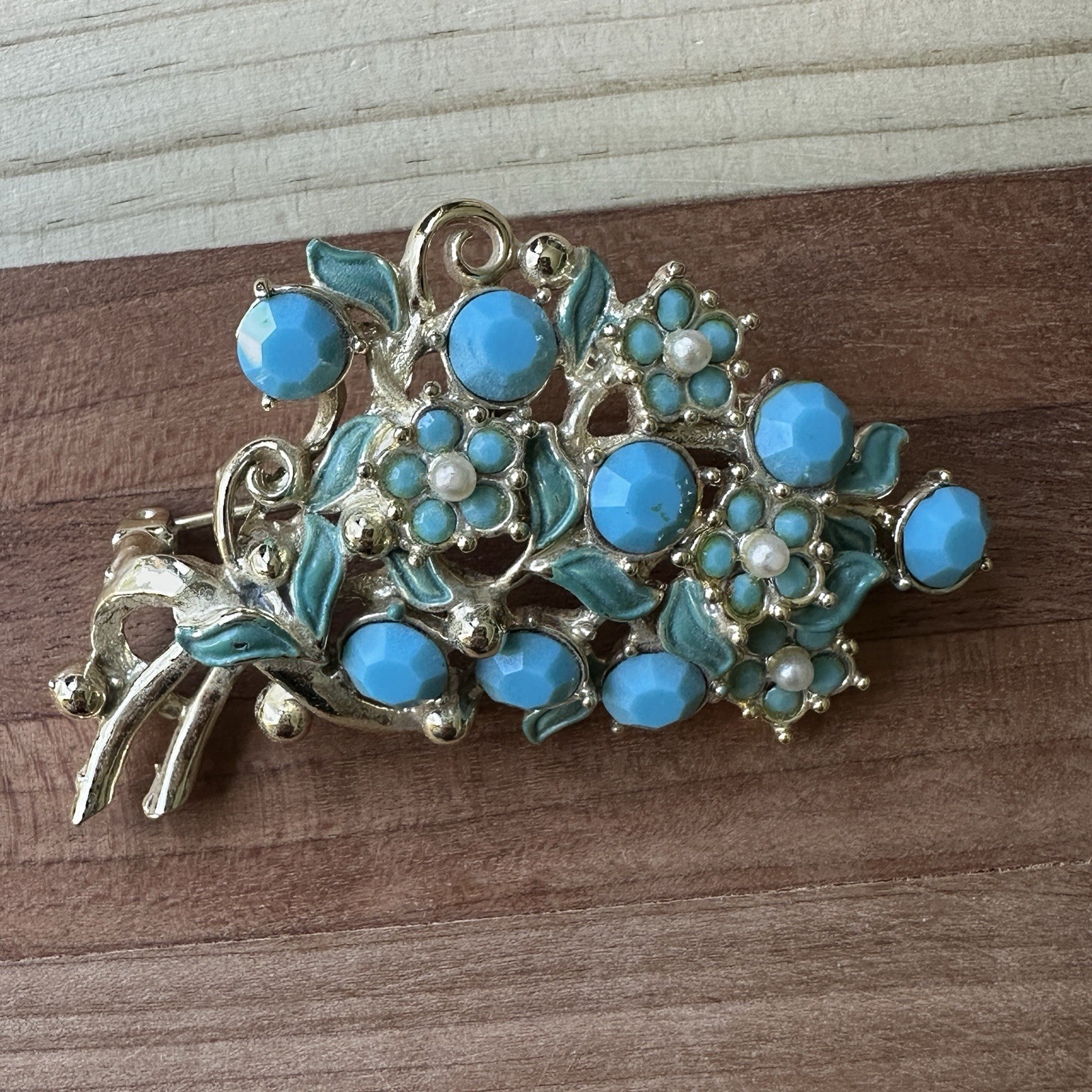 Vintage Weiss Flower Pin Brooch 2.75 Inch Earrings Set Faux Turquoise Pearl Gold