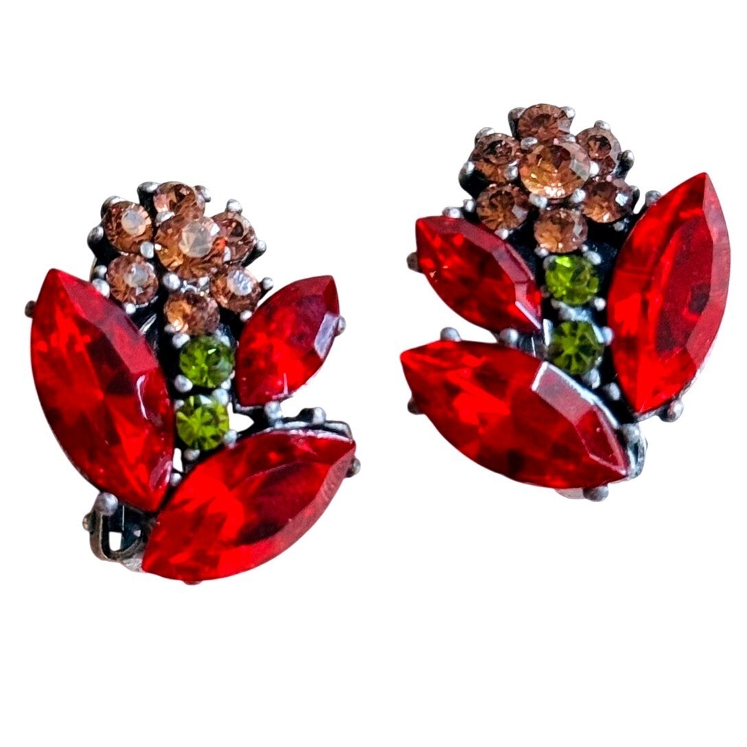 VTG Daisy Earrings Clip Austrian Crystal Rhinestone Regency style Red Marquise