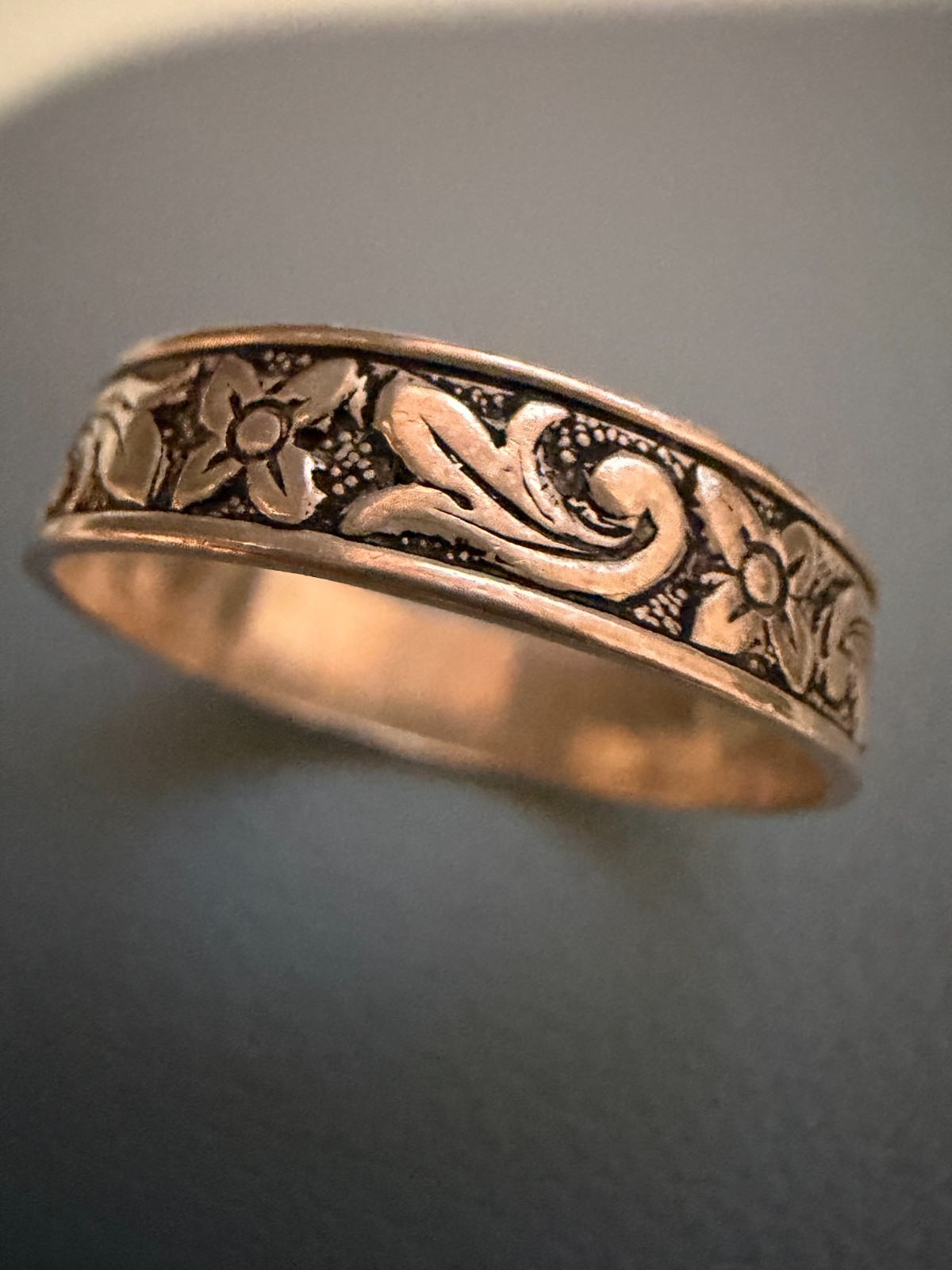 VINTAGE UNCAS STERLING SILVER 925 EMBOSSED FLOWER DESIGN RING 4MM BAND 7.5-READ