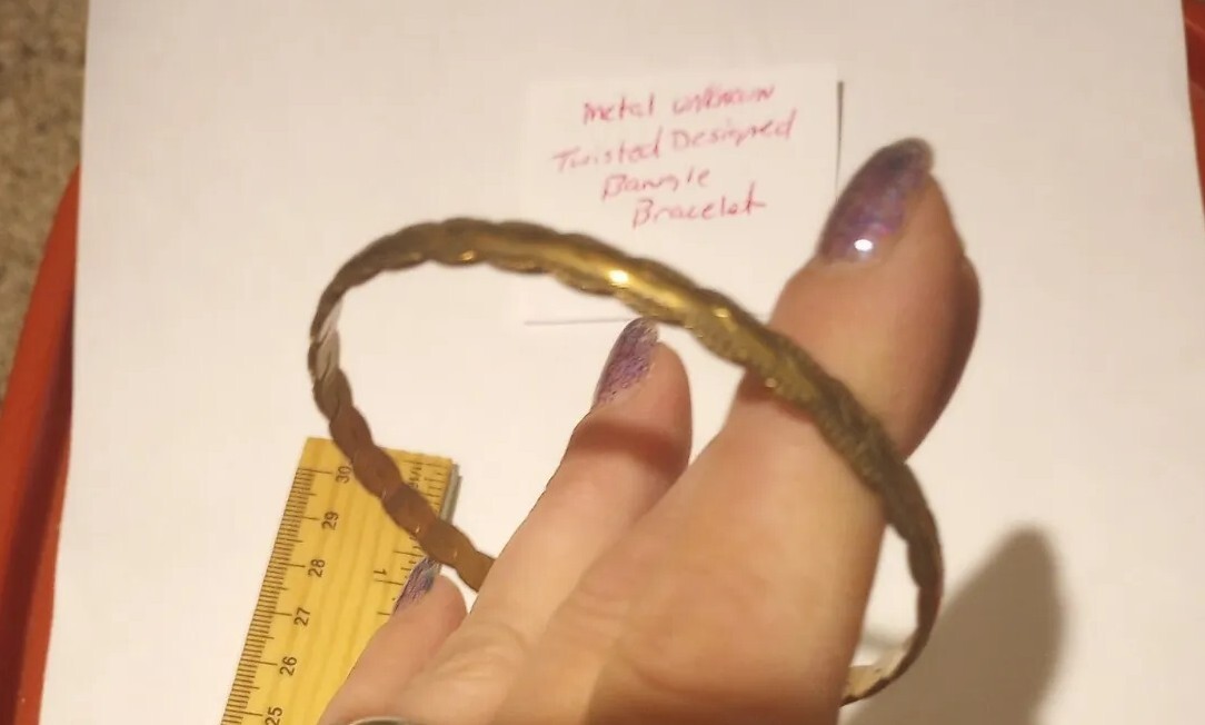 Unknown metal untested unique designed bangle bracelet