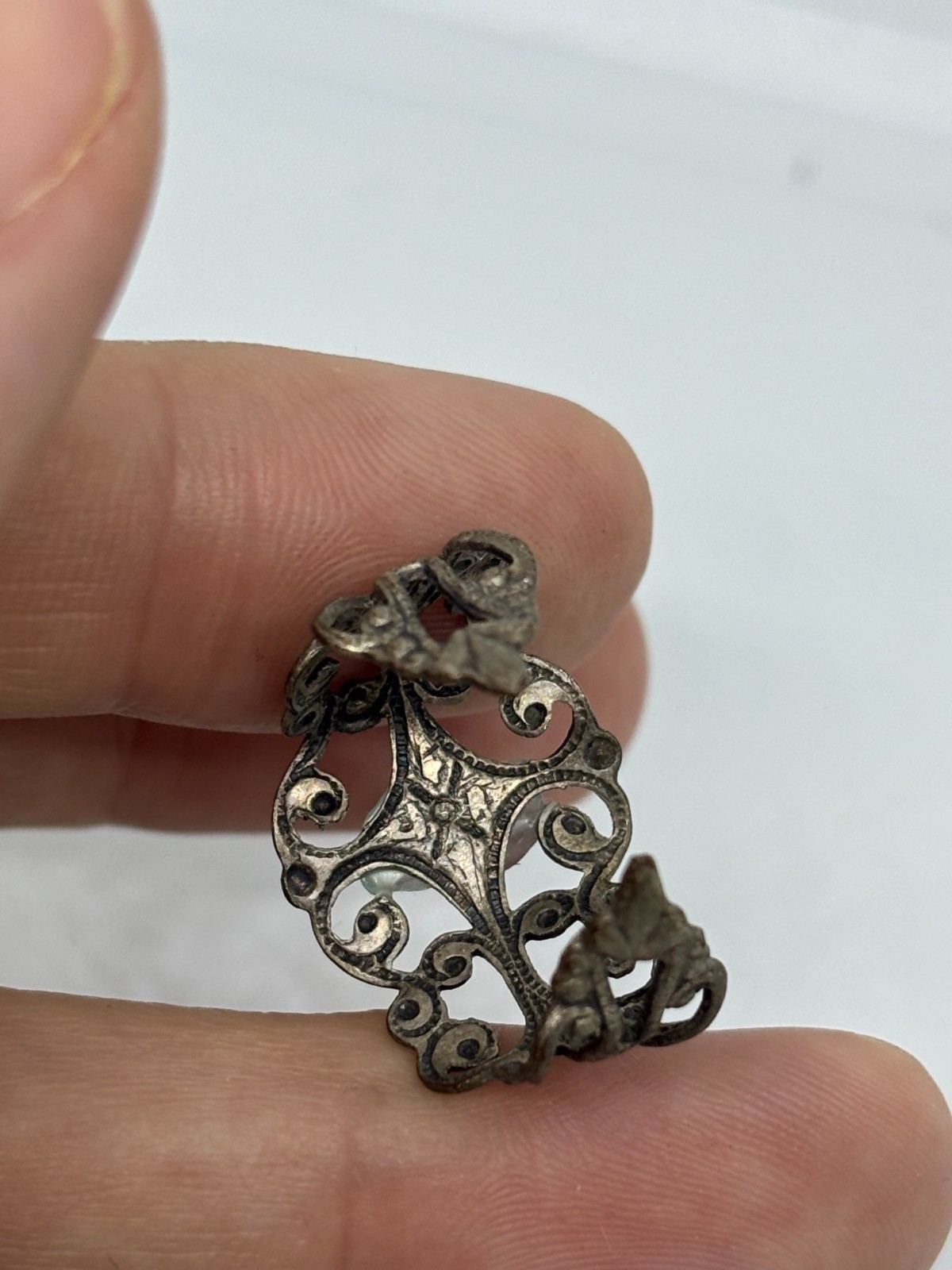 Handcrafted Vintage Sterling Silver Raw Cut Tourmaline Victorian Florentine Ring