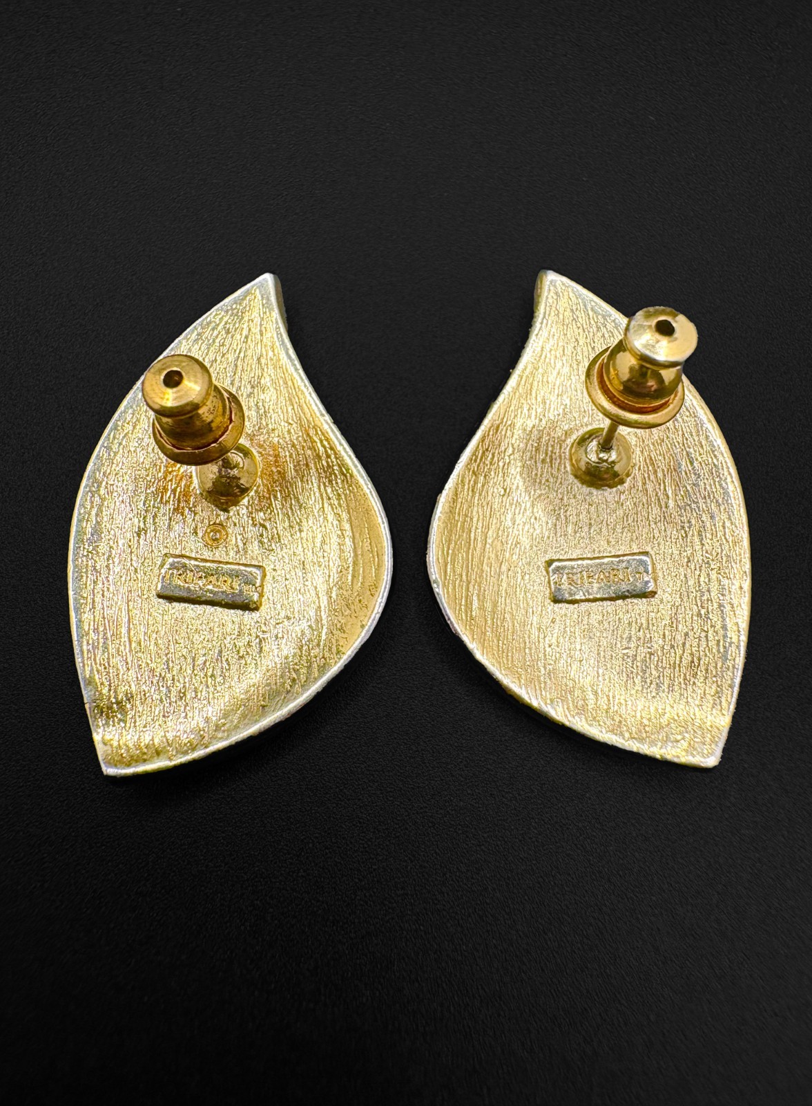 Vintage Trifari Gold Tone Leaf Earrings Ribbed Textured 1980s Signed Pair