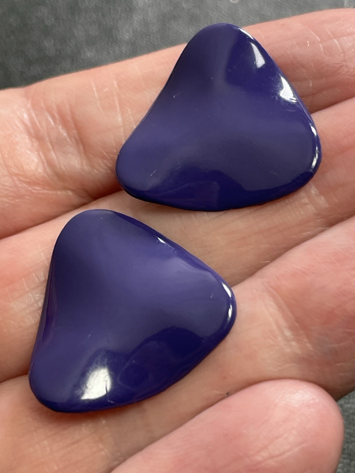 Vintage Dark Purple Wavy Triangular Enameled Metal Earrings