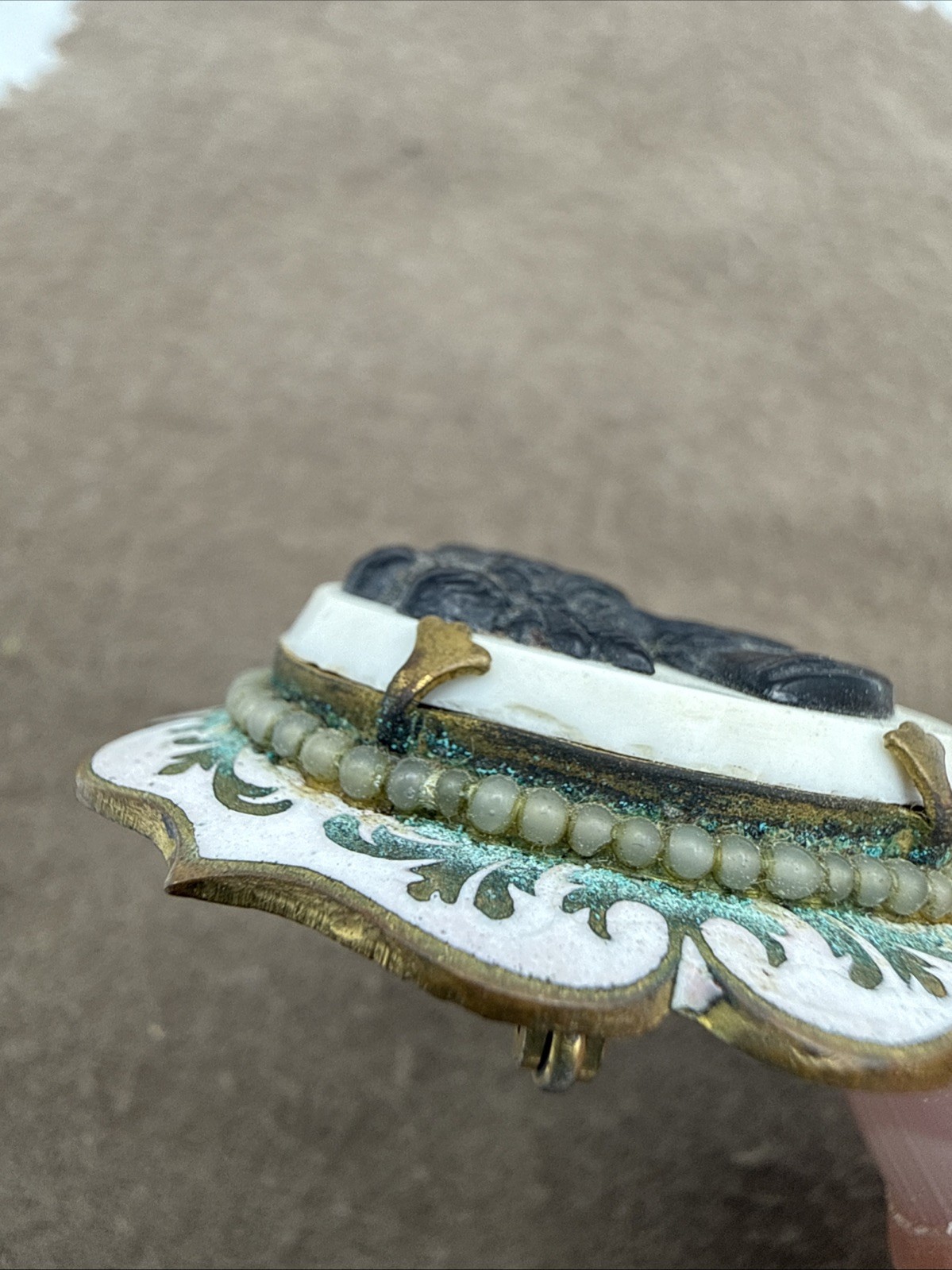 Vintage Cameo Enamel Brooch Pin Gold Tone RARE