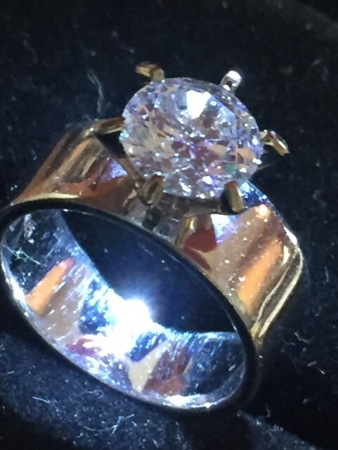 Ladies .925 Sterling Silver & CZ Crystal sz 6 Solitaire Vintage