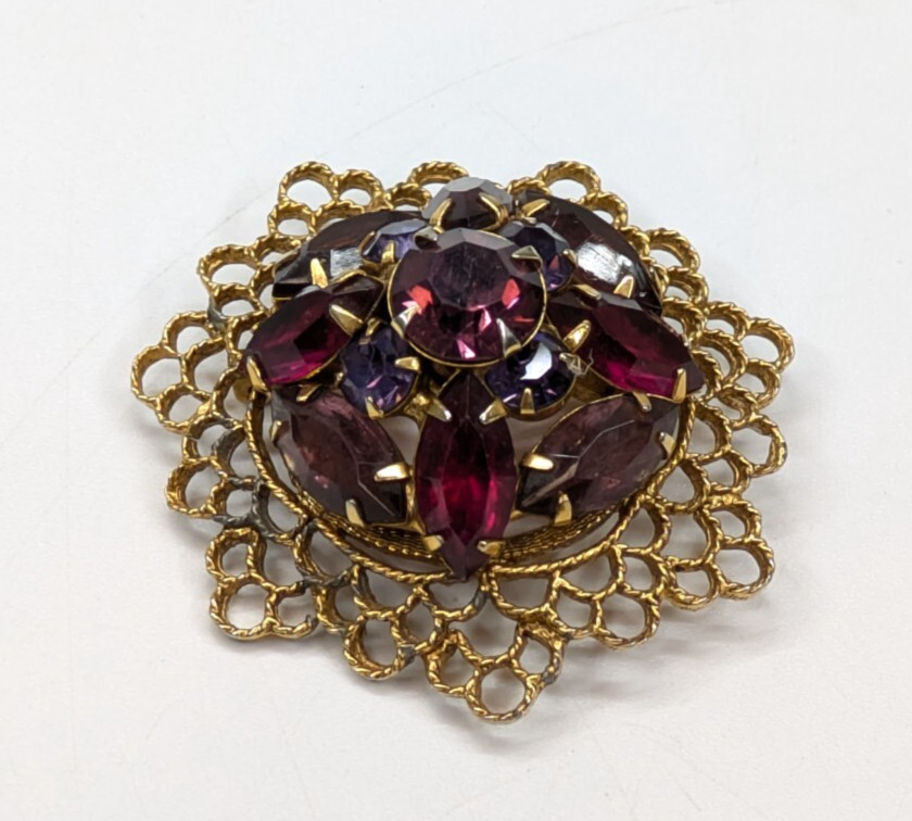 Vtg Domed Openwork Gold Tone Prong Set Purple/Cranberry Glass Statement Brooch