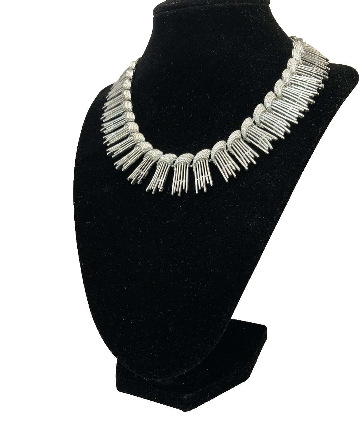 Vintage Sarah Coventry 1962 SIMPLY ELEGANT Silver Toned Fringe Bib Necklace