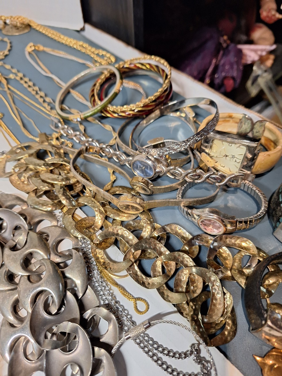 Wearable Costume Jewelry Lot, Over 200 Pieces! Large Lot! Vintage And Modern