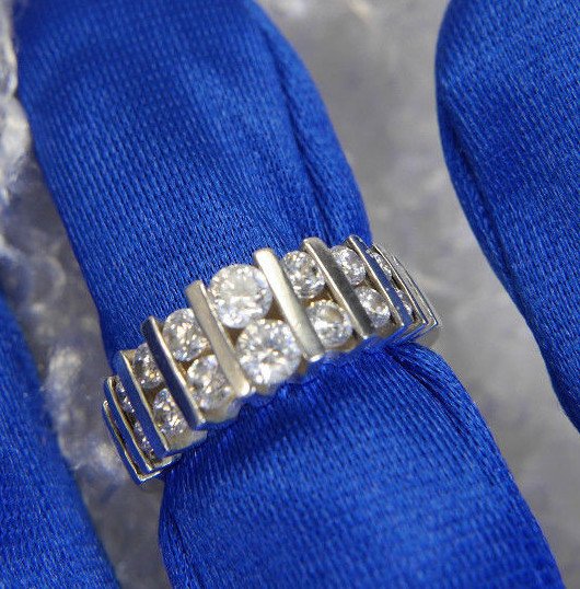 Anniversary CUBIC ZIRCONIA Estate 0.925 Sterling Silver BAND RING sIze 5.5