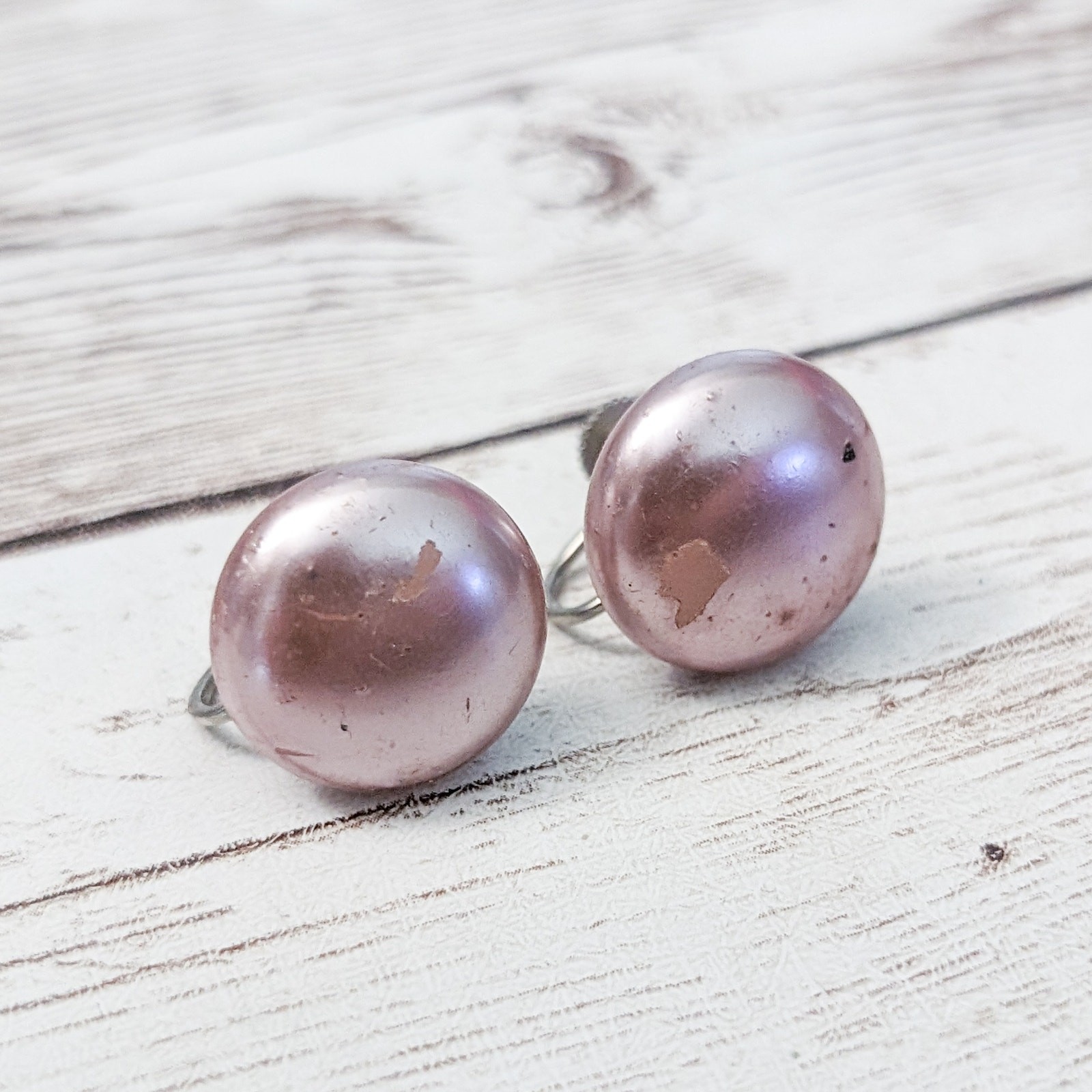 Vintage Screw On Earrings Pink Pearlescent – Poor Condition