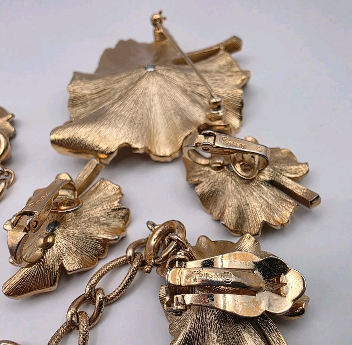 Vintage Signed Trifari Crystal Bugs On Goldtone Leaf Brooch/Earrings/Sweaterclip
