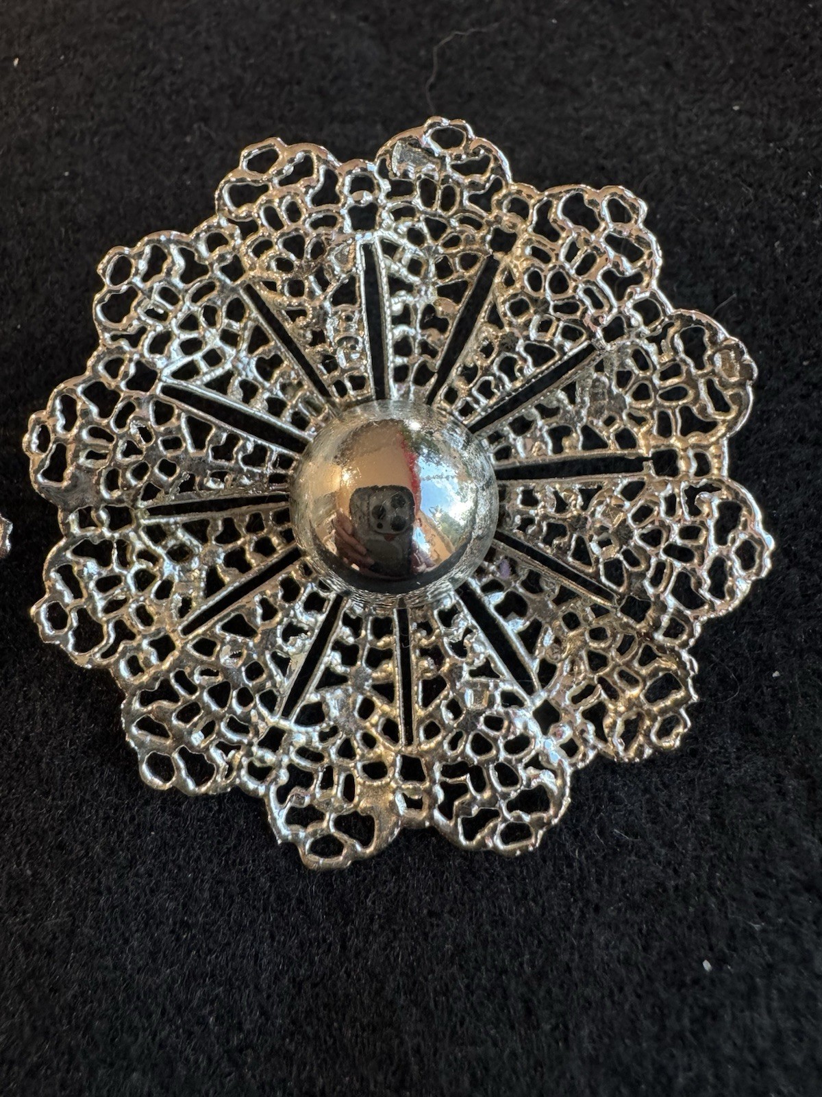 Sarah Coventry Silver Filigree Sunburst Floral Clip On Earrings Grannycore 60s