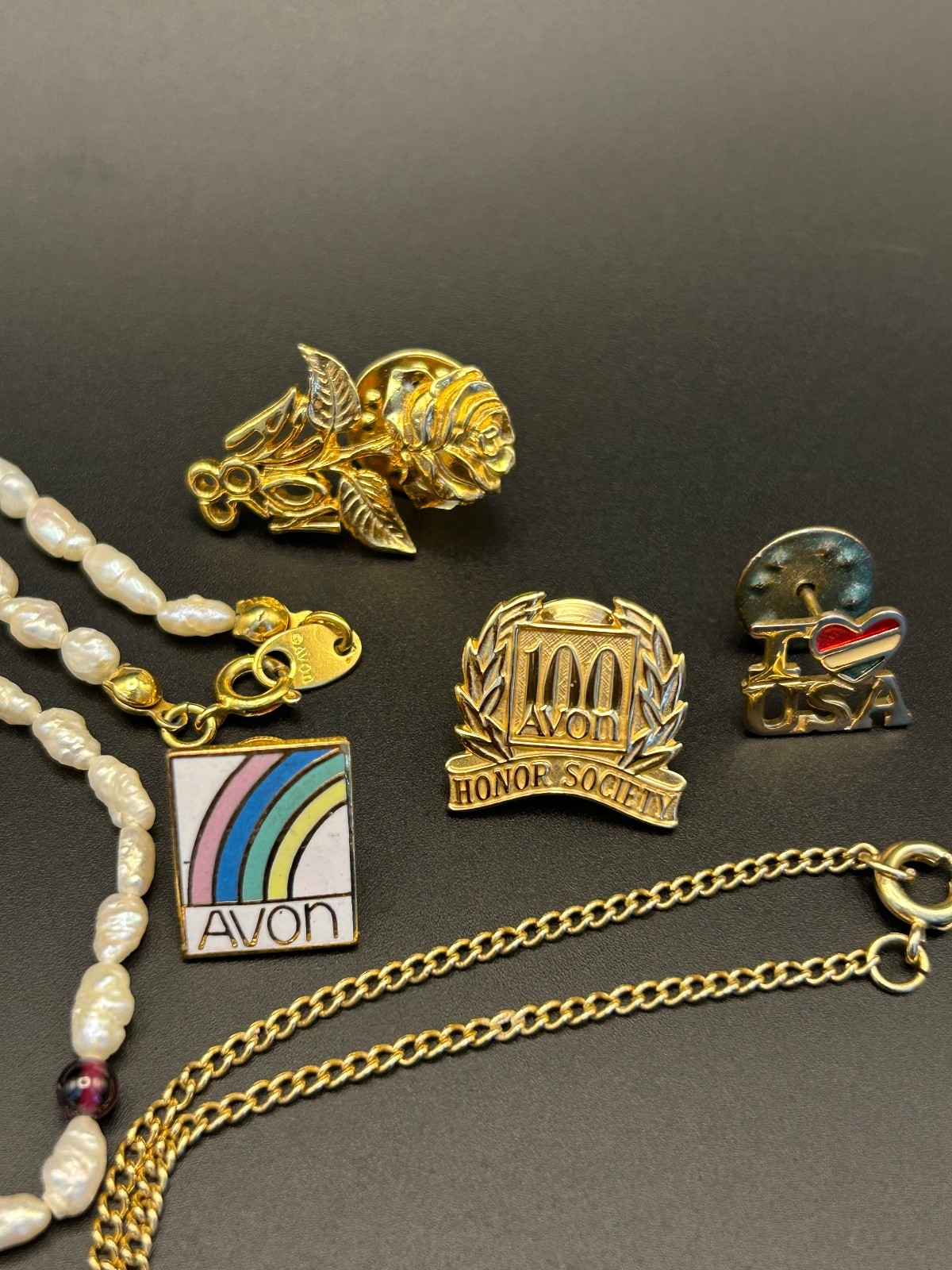 Vintage Avon Gold Tone Jewelry Lot President’s Club 1984 Necklace Brooch Pins