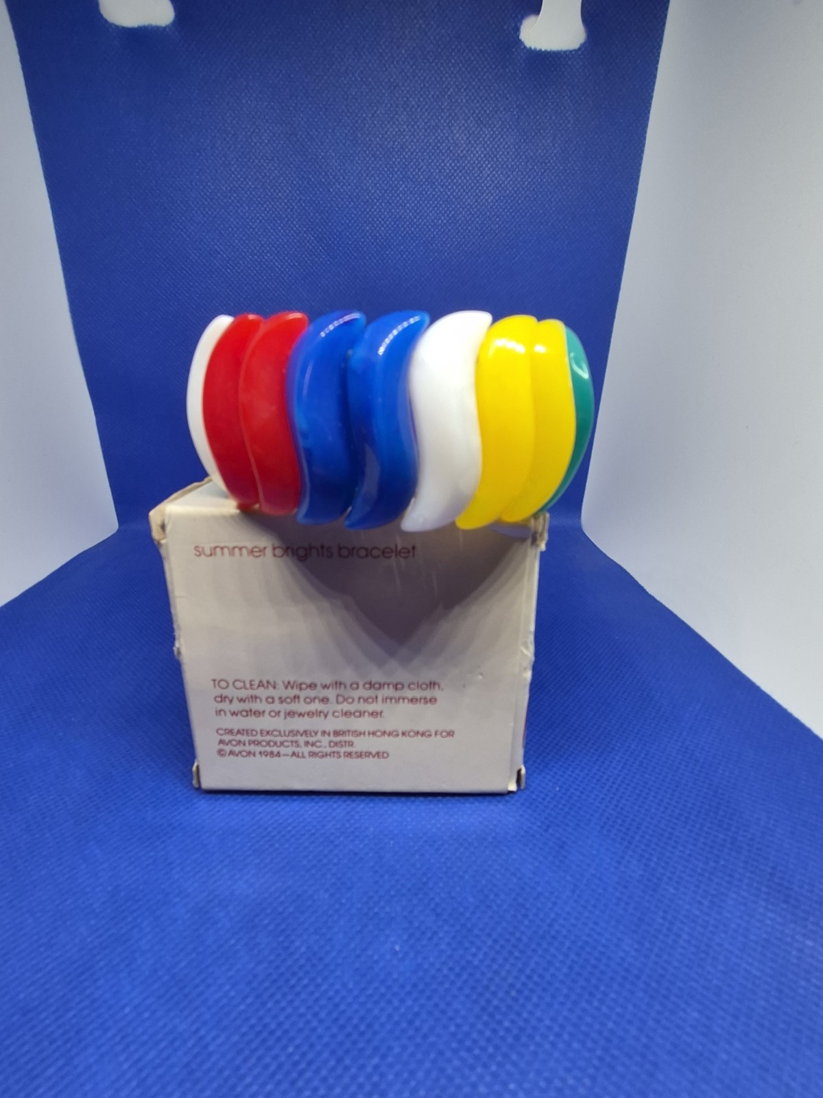 Vintage 1984 Avon Summer Bright Stretch Bracelet With Box