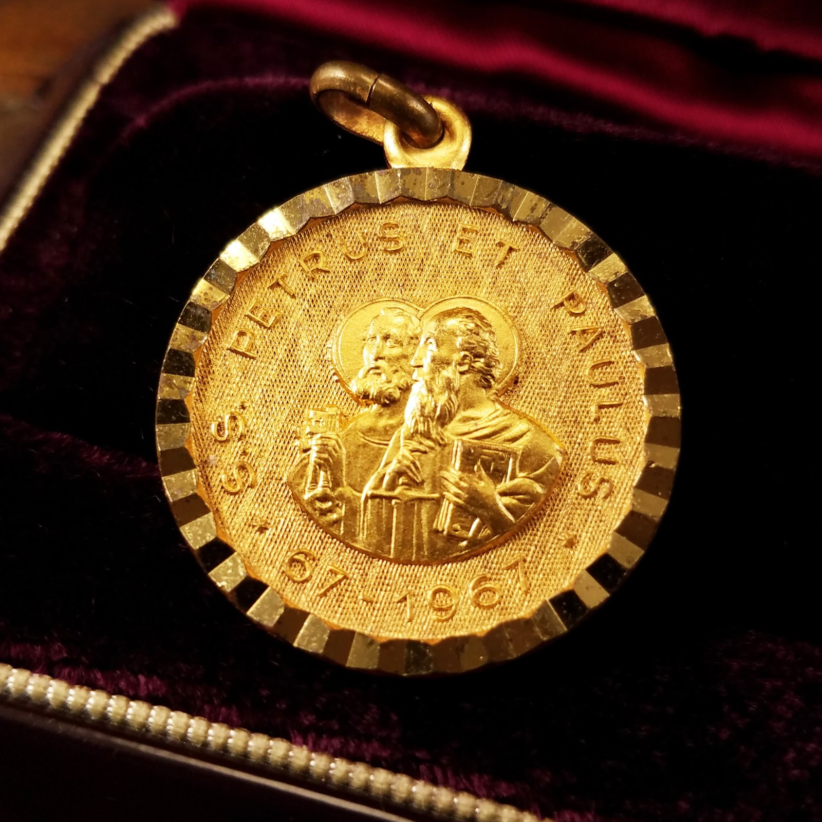 Vintage 1967 Medal of St Paul and St Peter Gold Plated Medallion Artifact
