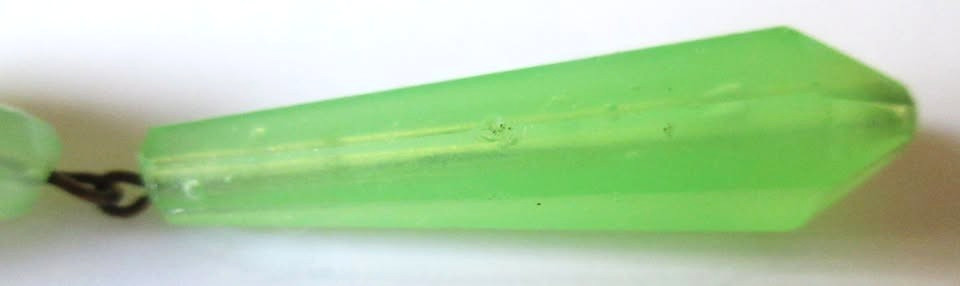 Vintage 34″ Czech Uranium Glass Flapper Necklace – Glows Under Black Light