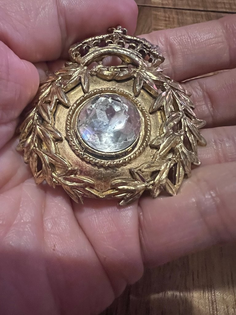 Vintage Gold Crown Laurel Wreath Brooch w Lg Faceted Glass Centerpiece #military