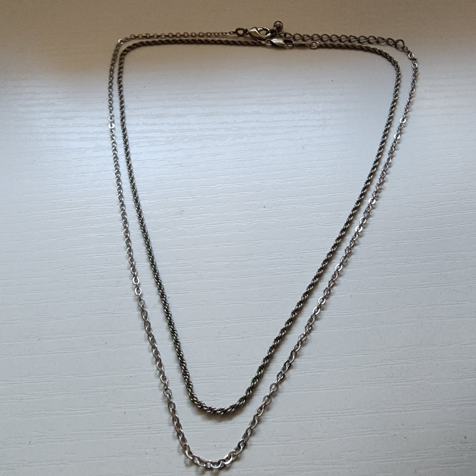 Set Of 2 Silver Toned Necklaces Twisted Rope And Link Chain Vintage 19″ 16″ Inch